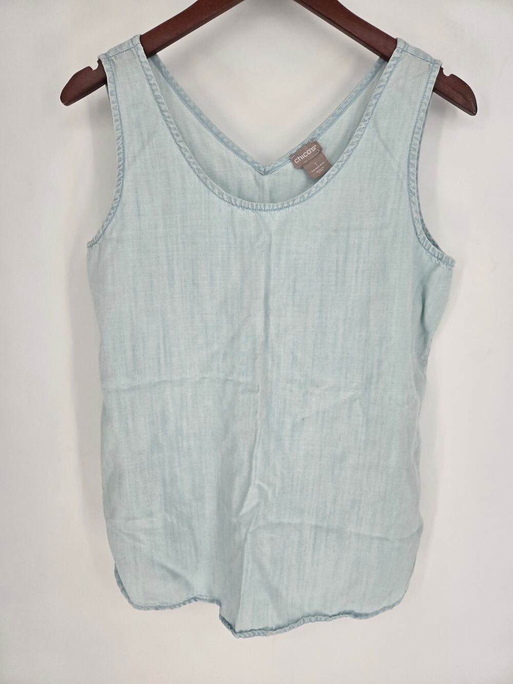 Chico's Light Wash Chambray Scoop Neck Tank Top Size 1 (US M 8/10)